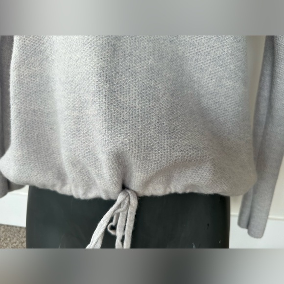 Nicole Miller Light Gray Merino Wool Sweater/ woman’s S - Picture 5 of 15
